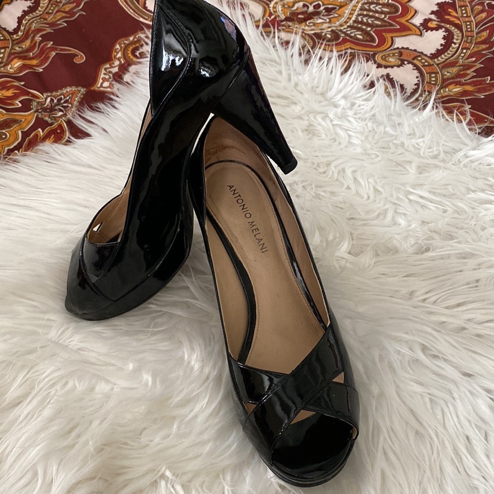 ANTONIO MELANI OPEN TOE PATENT PUMPS. ( used)